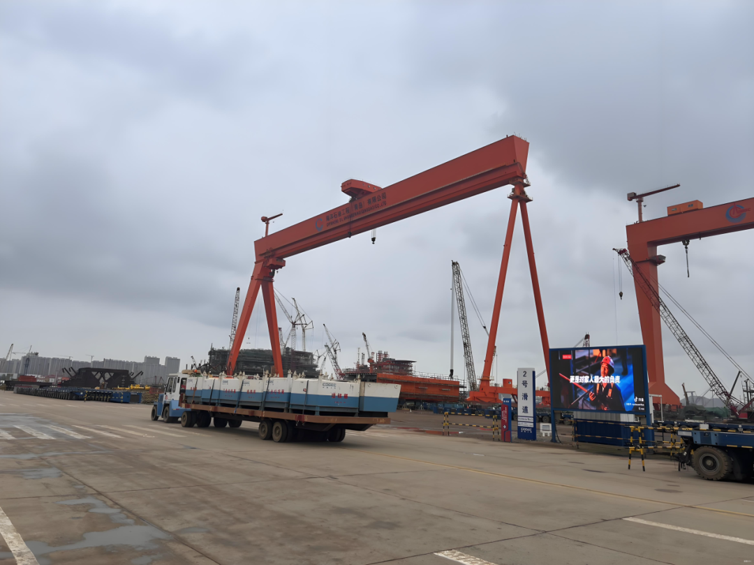 微特超載限制器在青島海洋石油1000噸龍門(mén)吊上成功應(yīng)用